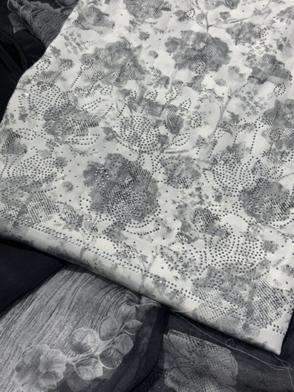 Crave cotton fabric for summer, very soft fabric with fancy print and dupatta. - Image 2